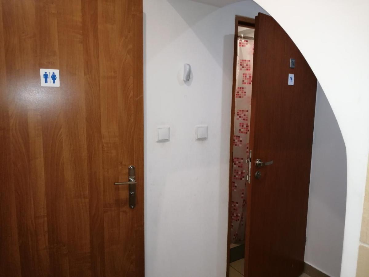 Hostel Gliwice Centrum Parking 外观 照片