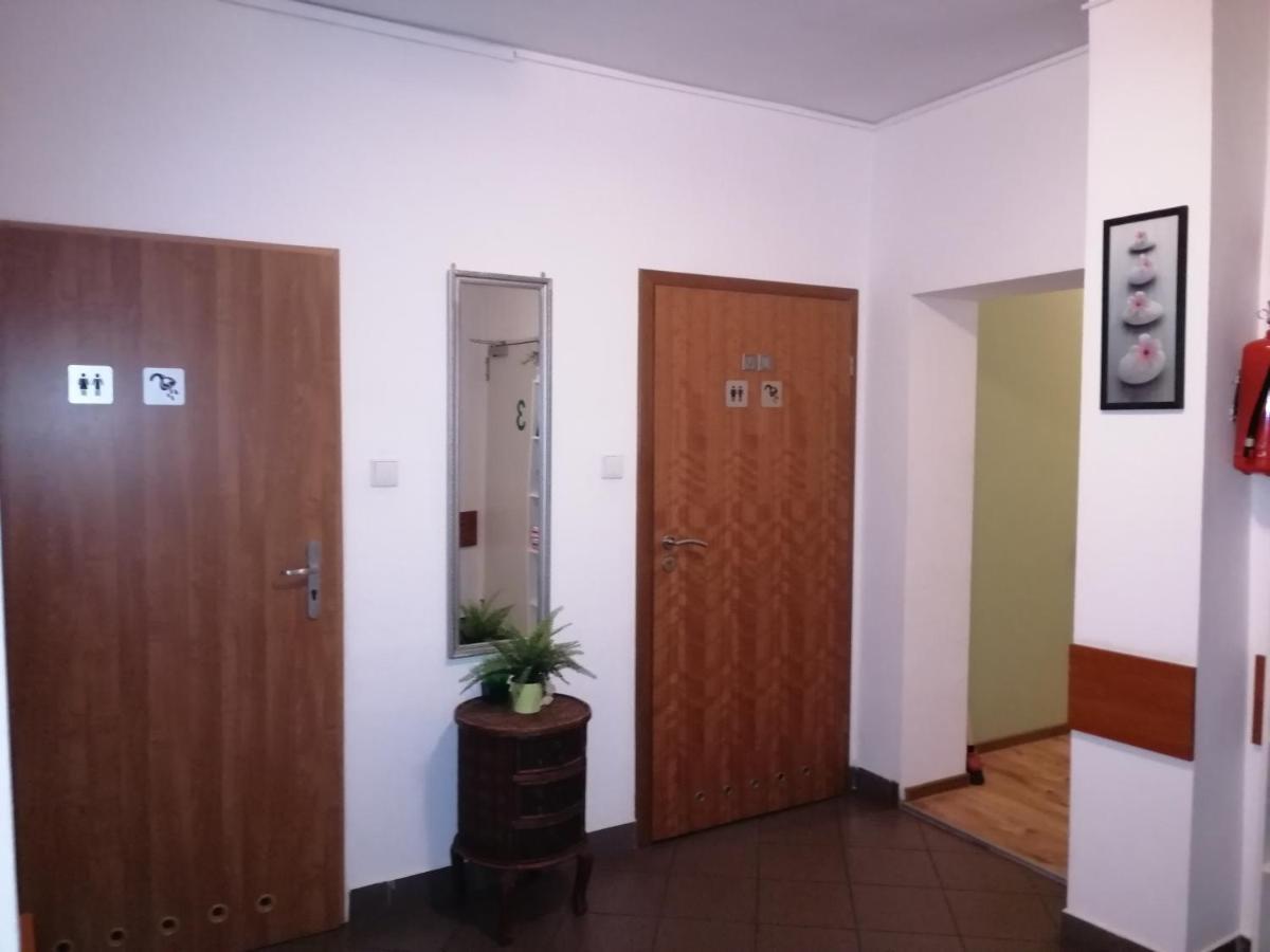 Hostel Gliwice Centrum Parking 外观 照片